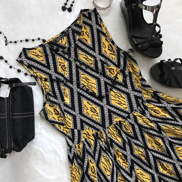 Topshop Dresses & Skirts - Topshop Yellow Black Diamond Print Fit & Flare 6